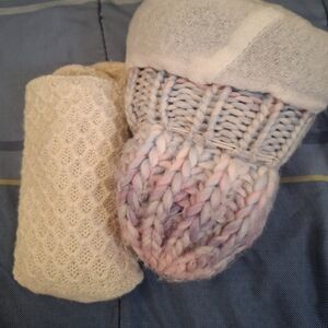 Cozy Mitten Set